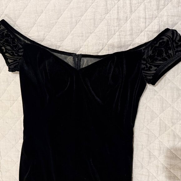 Off Shoulder Long, Floor Length Black Velvet Formal Gown With Lace - Picture 9 of 12